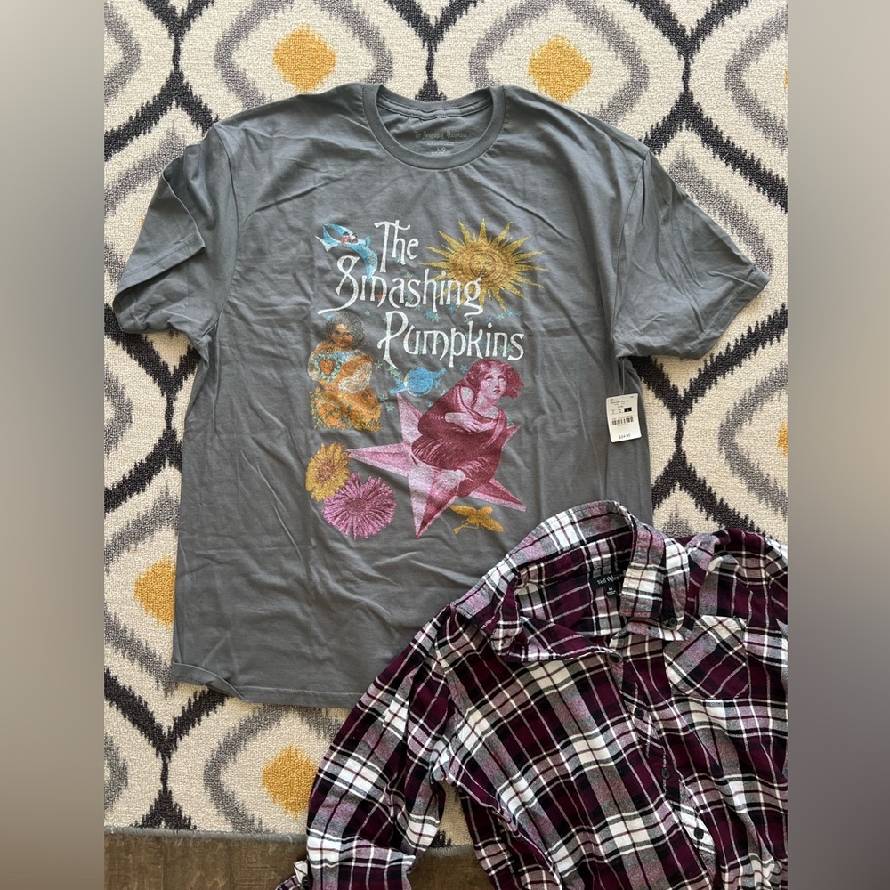 Brand new smashing pumpkins shirt size large